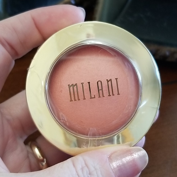 Milani Other - 🐶 MILANI POWDER BLUSH